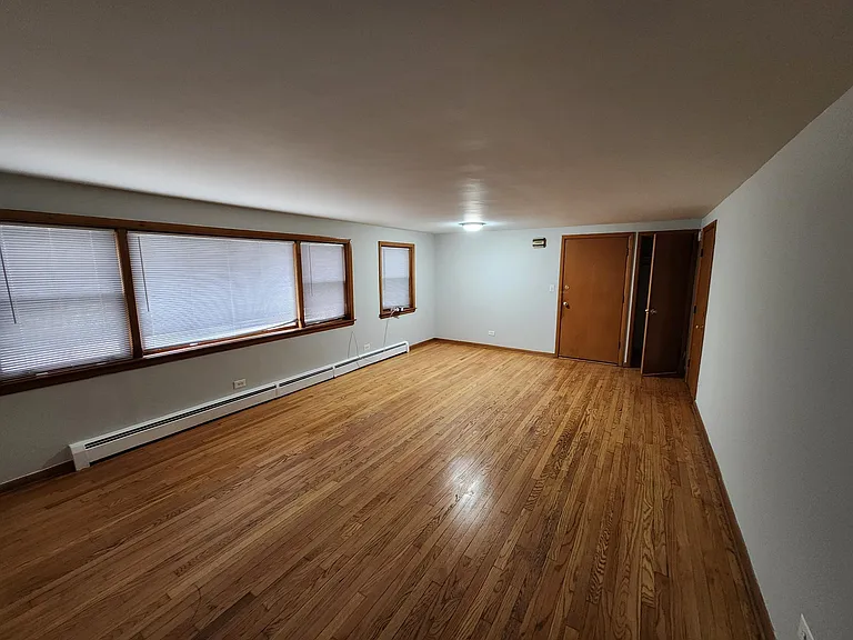4420 N Winchester Ave #GW — Photo 2