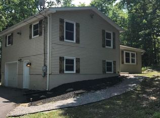 5 Ledgewood Ct, East Stroudsburg, PA 18302