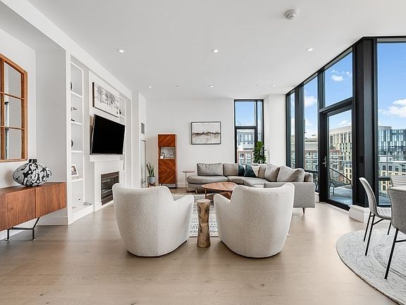 3rd image of 40 Traveler St #Penthouse 802
