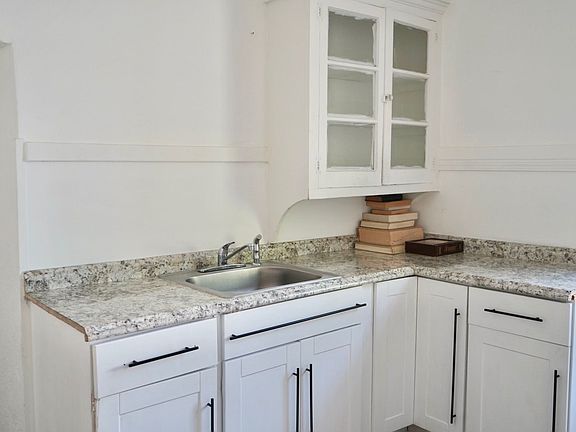 5th image of 2909-2915 Hollygrove St #2911