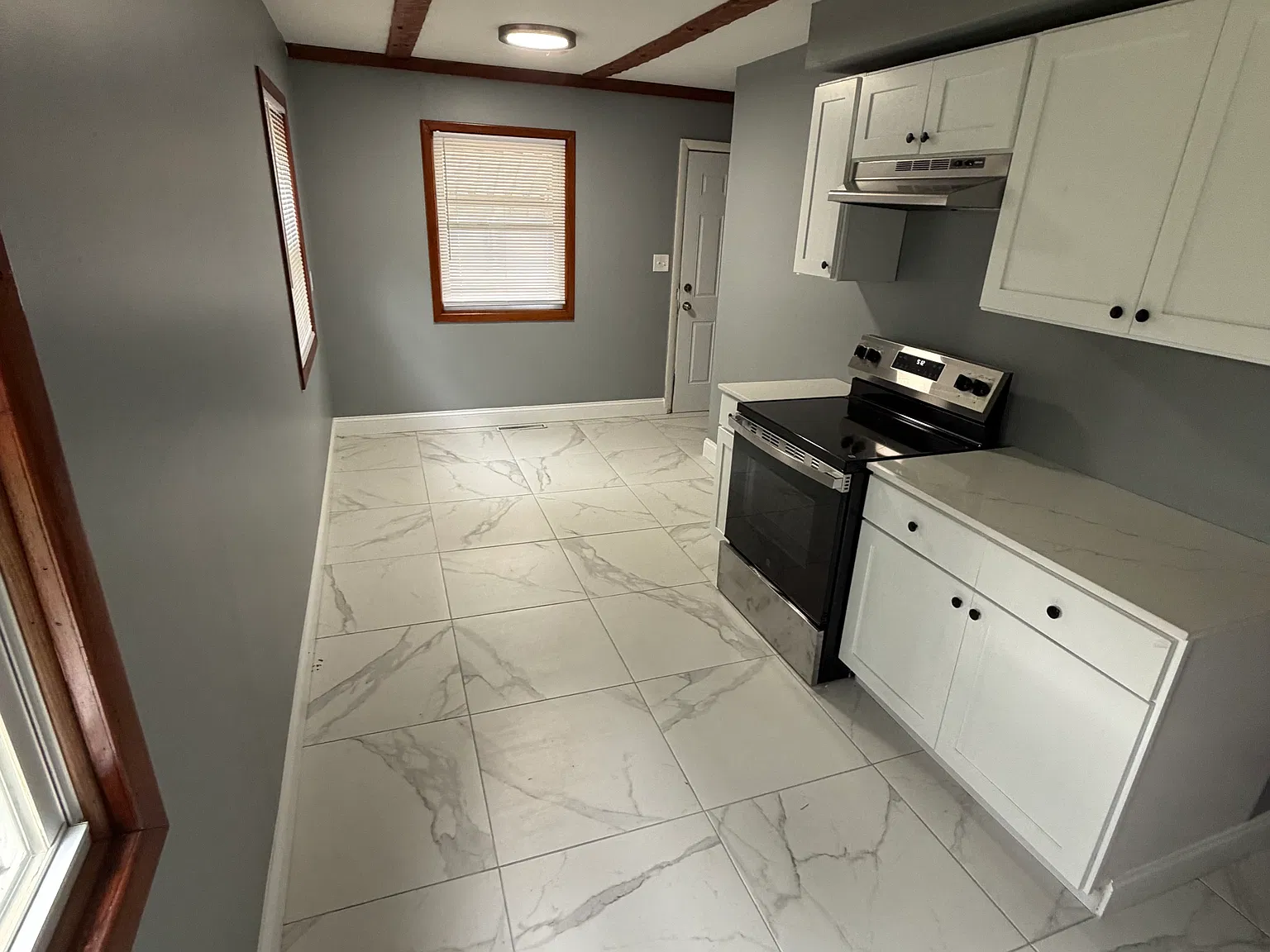 20 Yates St — Photo 1