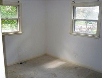 5th image of 401 Cloverland Dr