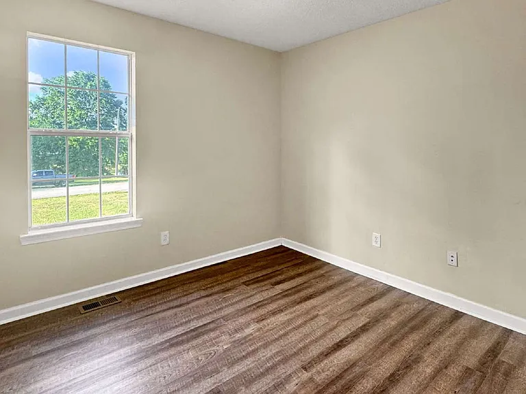 4012 Sutton Rd — Photo 9