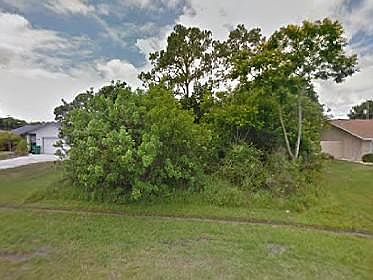 1st image of 574 SE Floresta Drive