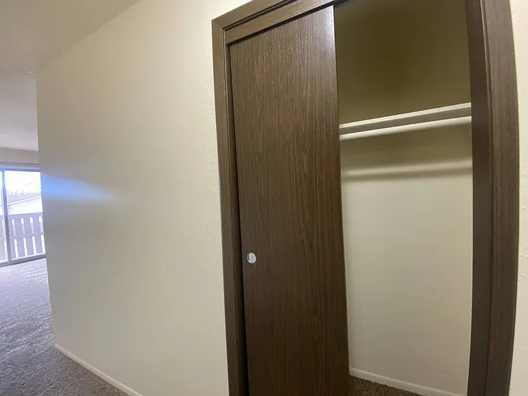 Kimberly Club Apartments — Photo 186