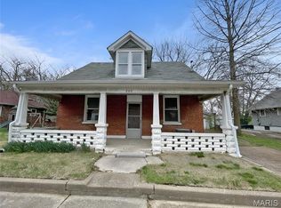 806 N 2nd St, Belleville, IL 62226