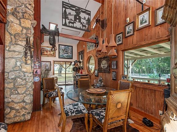 4th image of 15615 NE 21st Avenue Rd