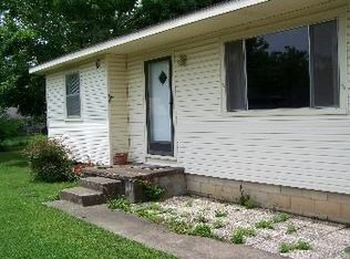 510 E Buchanan St, Prairie grove, AR 72753