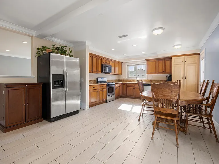 525 S Cardiff St — Photo 2