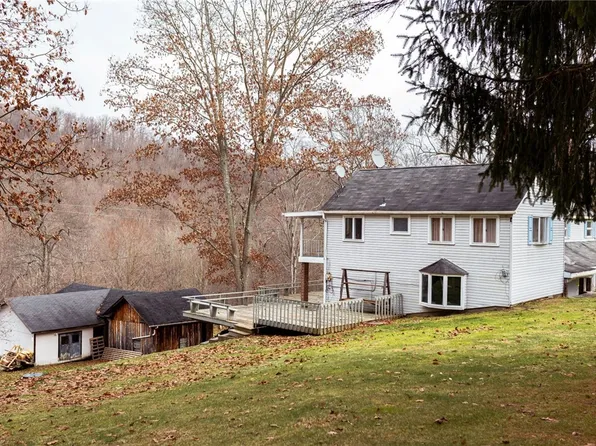 590 Oak Grove Rd, Industry, PA 15052