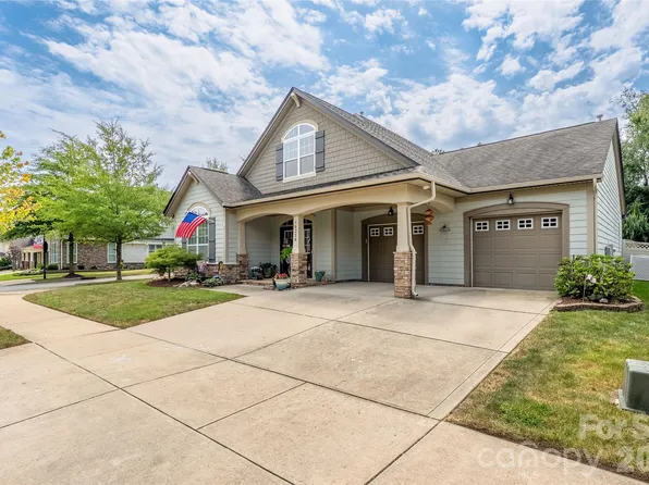 10328 Drake Hill Dr, Huntersville, NC 28078
