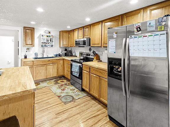 5th image of 335 Mahoney Rd