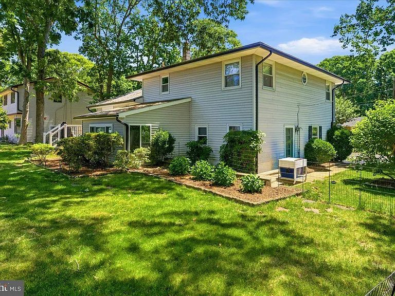 205 Euclid Ave — Photo 23