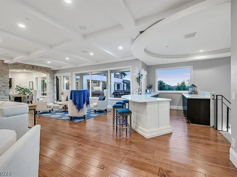8 Rue Mediterra Dr — Photo 12