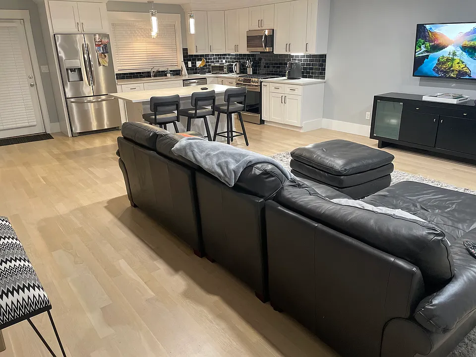 178 South St #8