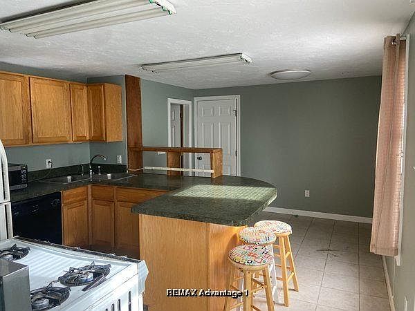 2nd image of 89 Ingleside Ave #2