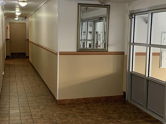 5th image of 5920 N Kenmore Ave APT 318