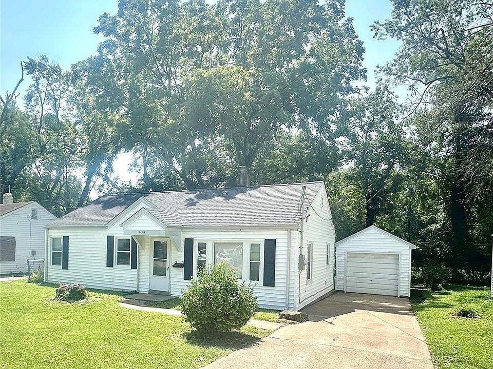 1st image of 614 Graf Ave