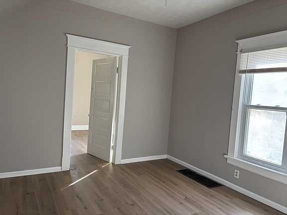 3rd image of 700 Malvern St