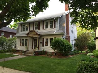 215 Wilbur Ave, Waukesha, WI 53186