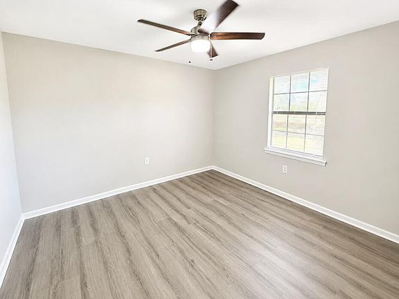 5th image of 185 Meadowbrook Rd