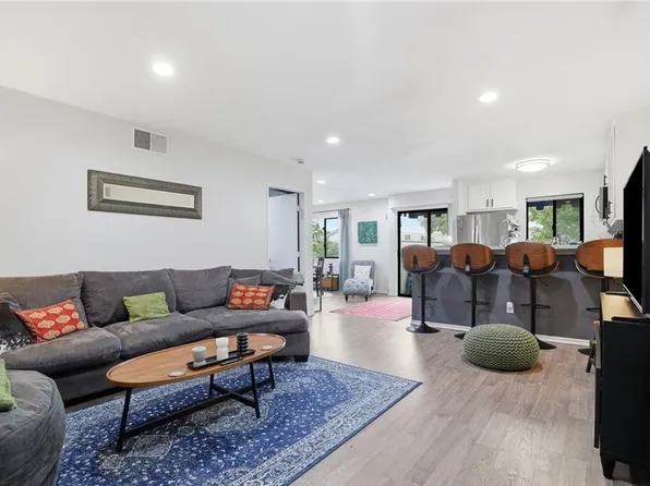 18530 Hatteras St, Tarzana, CA
