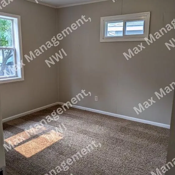 3225 Kenwood St — Photo 7