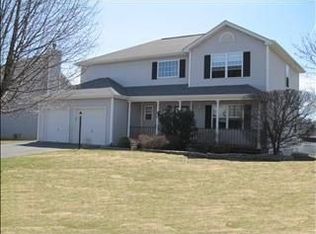 19 Autumn Dr, Poughkeepsie, NY 12603