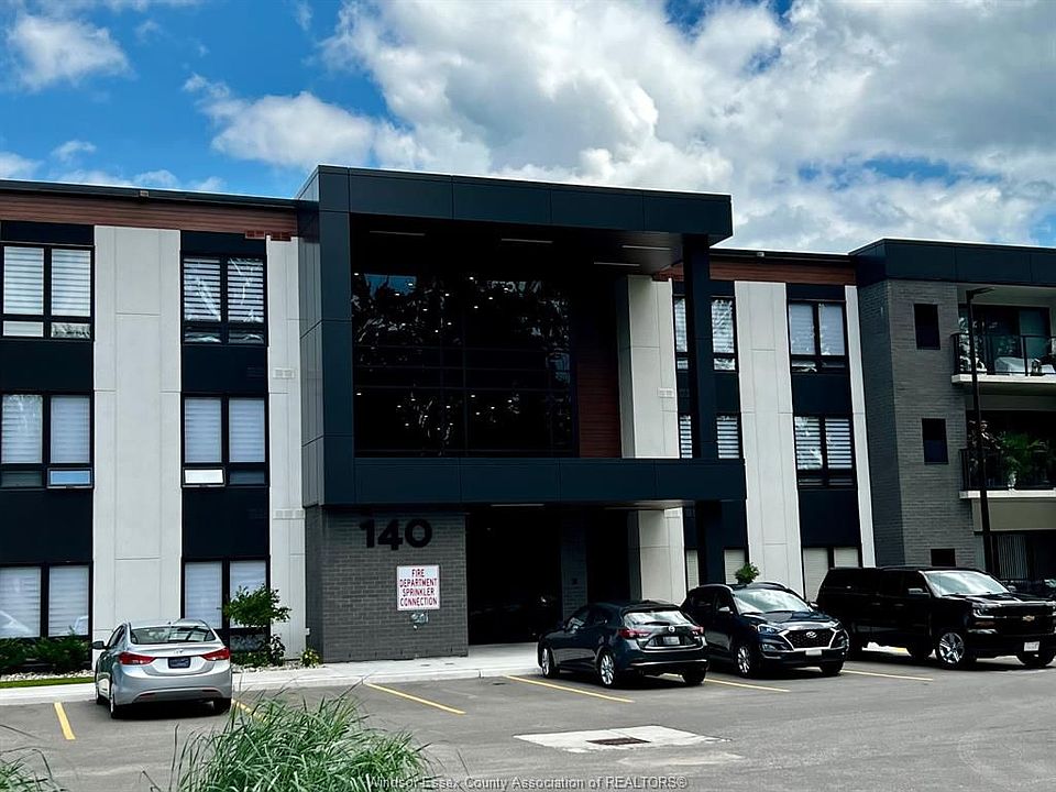 1st image of 140 Main St E #107