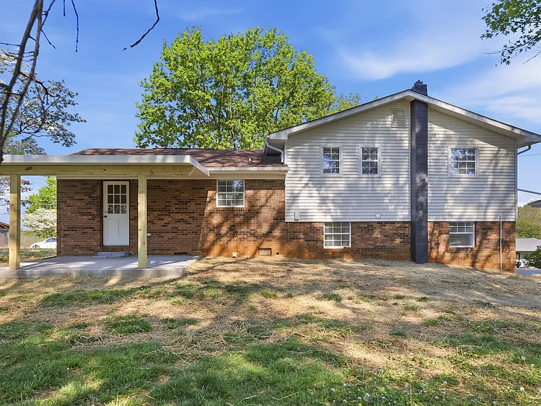 3683 Halifax Cir — Photo 4