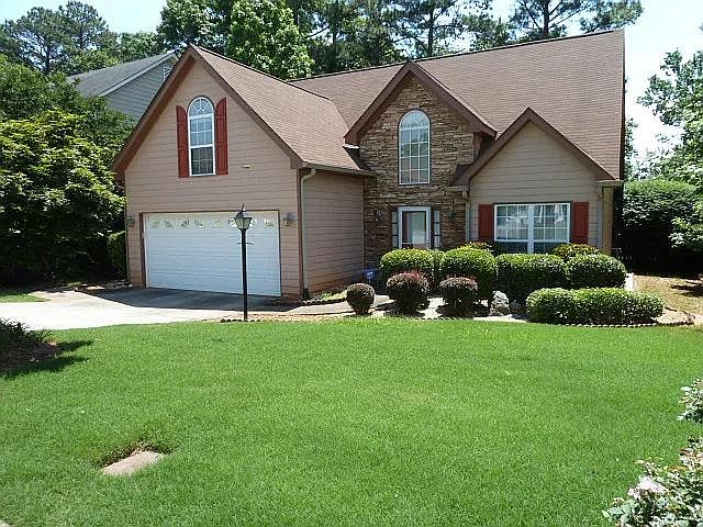 2nd image of 610 Manor Glen Dr