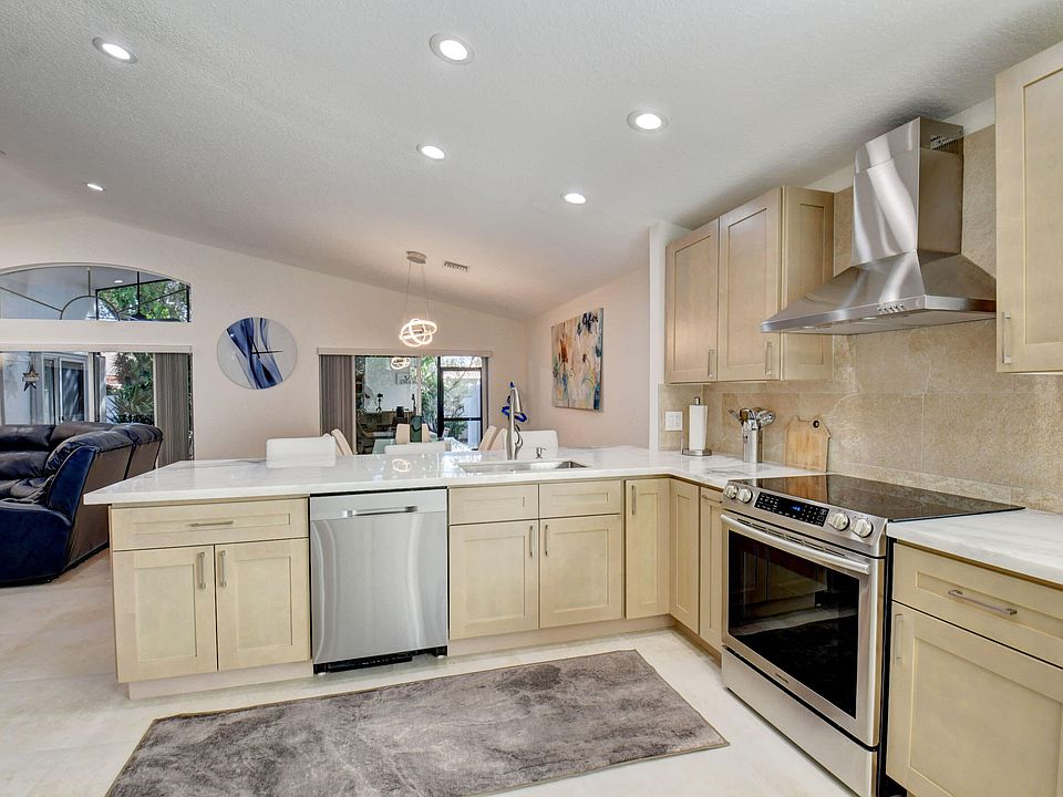 1st image of 9774 Arbor View Drive S