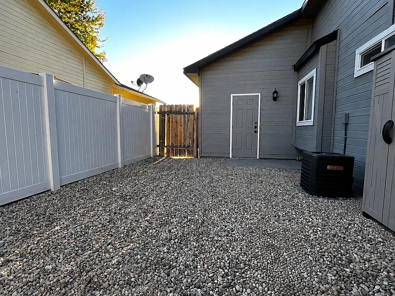 2464 N Lochness Way — Photo 13
