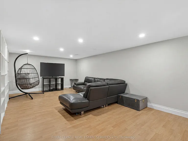 28 Wootten Way N — Photo 34