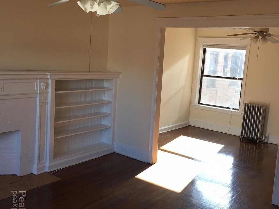 1st image of 457 W Belmont Ave