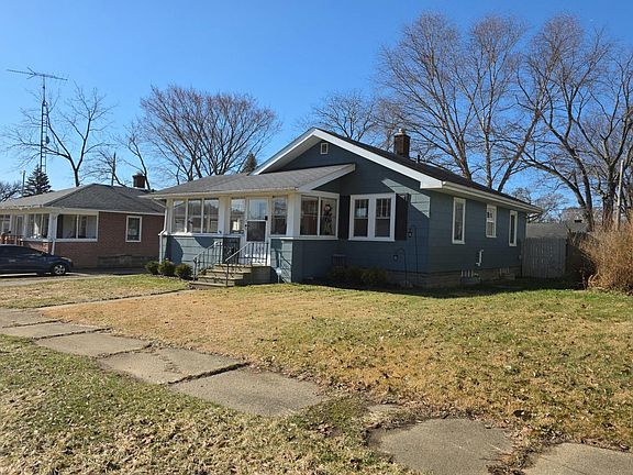 2nd image of 701 Saint Clair Ave