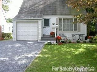 94 Netz Pl, Albertson, NY 11507