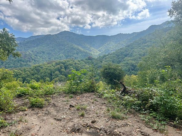 2 Black Rock Rd, Cherokee, NC 28719