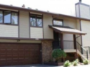 3105 Farnum Dr, Eagan, MN 55121