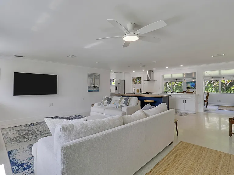 1518 Summer Ave — Photo 12