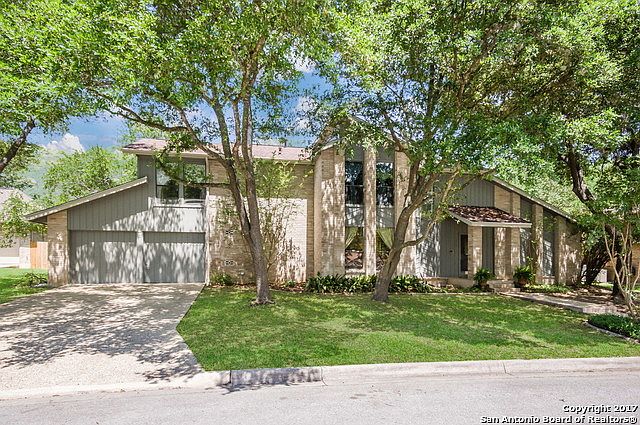 1st image of 419 Country Wood Dr