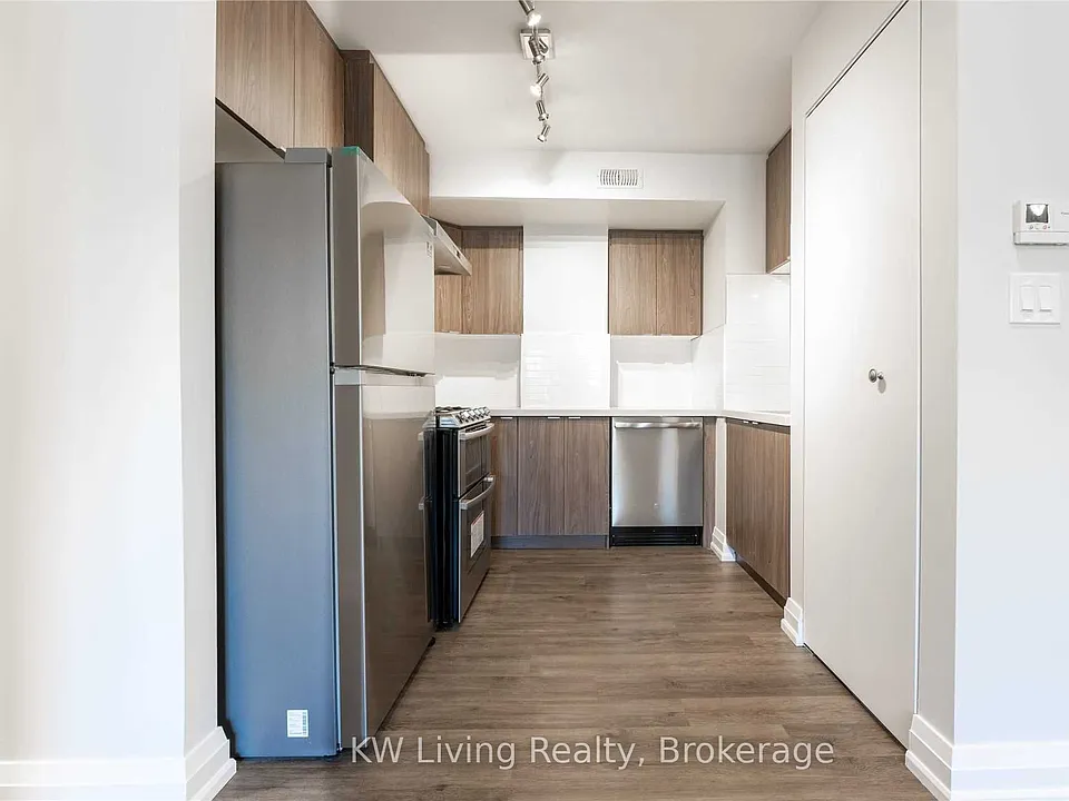 64 Overton Cres #4