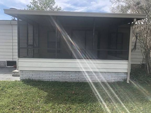 2nd image of 204 Meadow Brook Ln