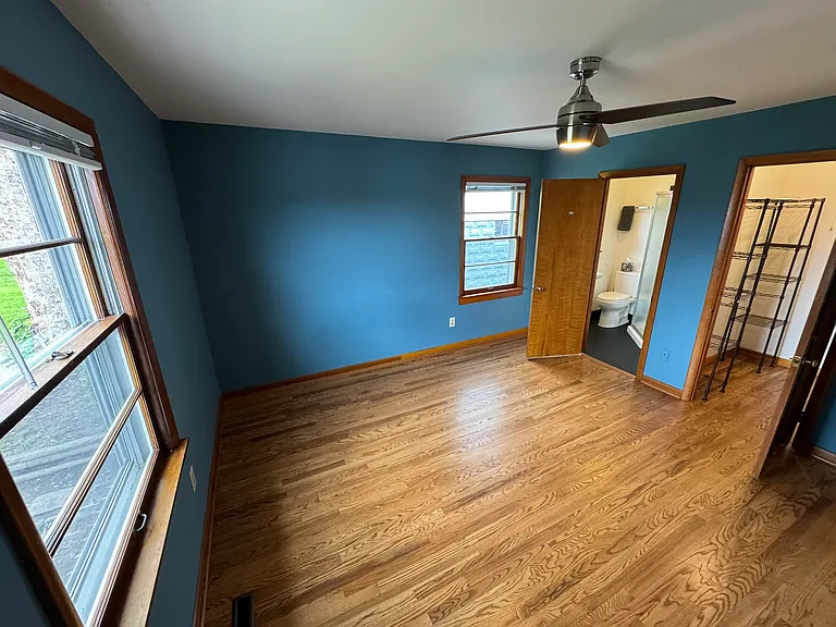 804 Elmwood Ln — Photo 17