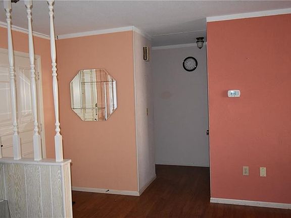 3rd image of 156 Lake Tarpon Dr