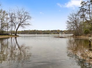 974 Eagles Harbor Dr, Hodges, SC 29653