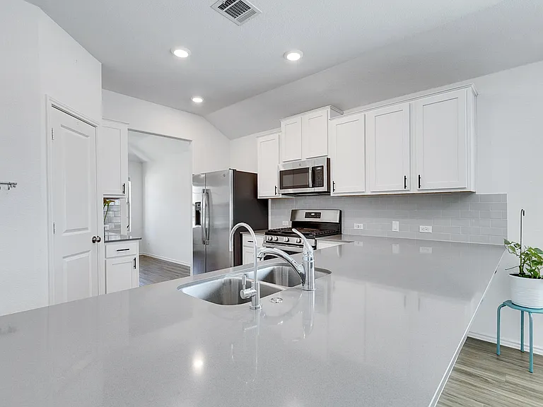 6444 Turin Ln — Photo 7