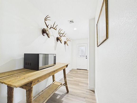 4th image of 4506 Linninger Ln