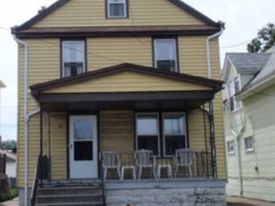 23 Moreland St