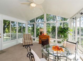 2307 Camelot Ave NW, Cedar Rapids, IA 52405